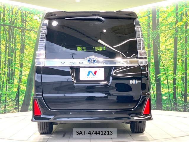 Toyota VOXY 2021-08 8812487-15