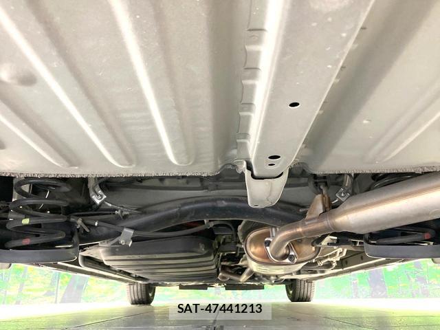 Toyota VOXY 2021-08 8812487-19