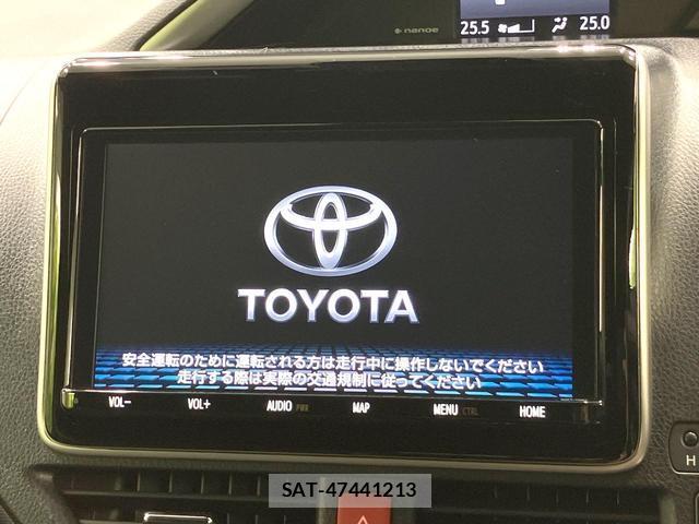 Toyota VOXY 2021-08 8812487-2