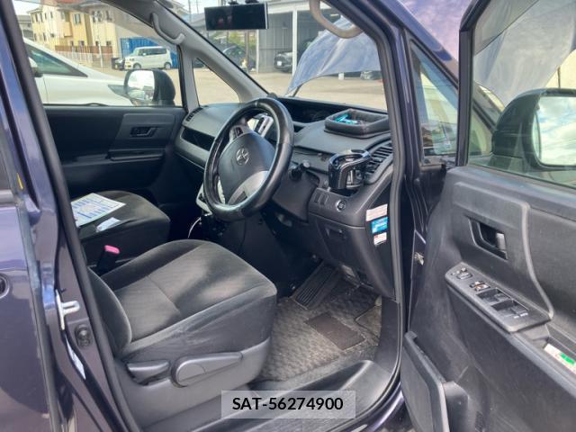 Toyota VOXY 2011-07 8812529-10