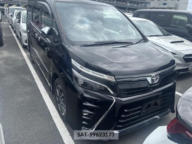 Toyota VOXY 2021-08 8812706-1