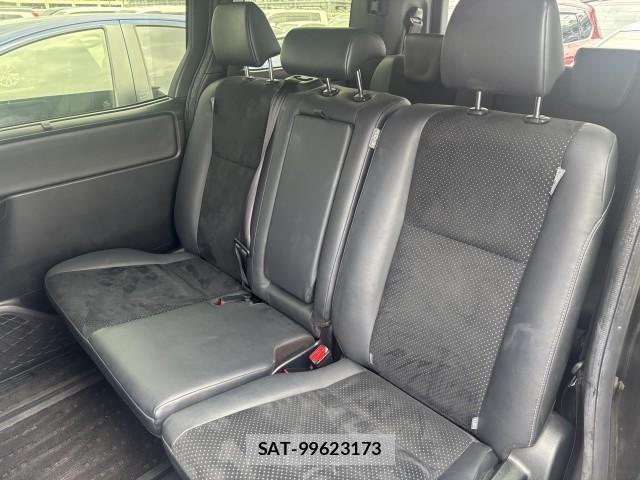 Toyota VOXY 2021-08 8812706-4