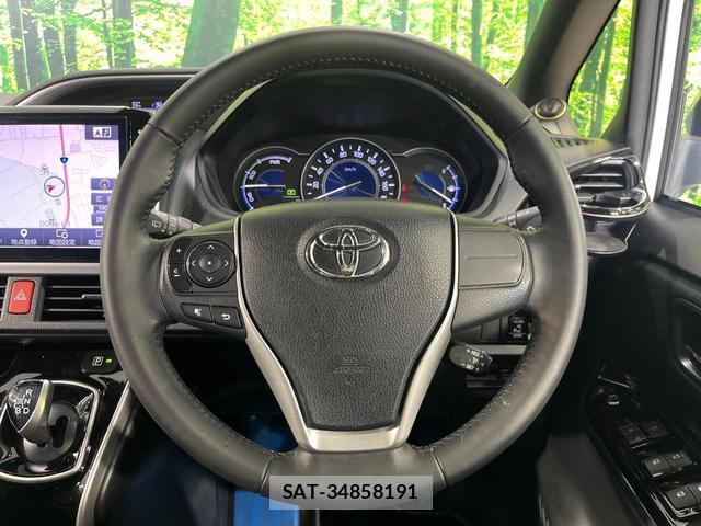 Toyota VOXY 2018-12 8812764-11