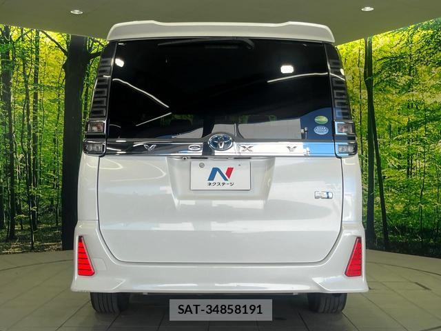 Toyota VOXY 2018-12 8812764-15