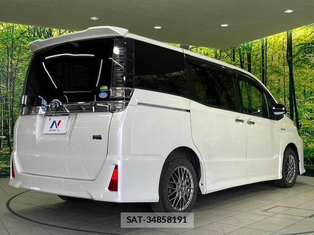 Toyota VOXY 2018-12 8812764-17