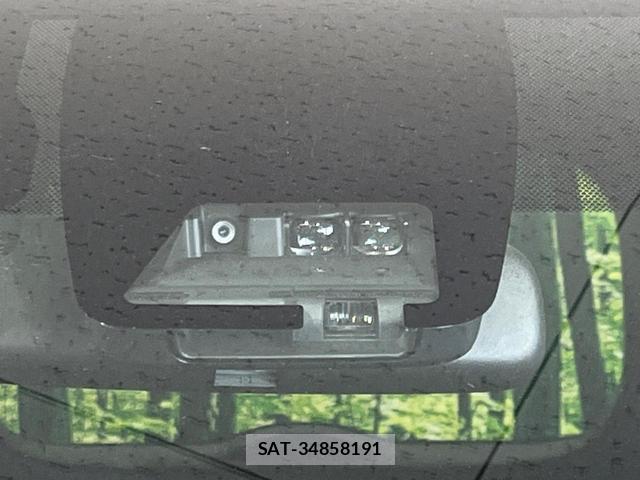 Toyota VOXY 2018-12 8812764-6