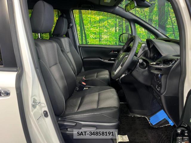 Toyota VOXY 2018-12 8812764-7