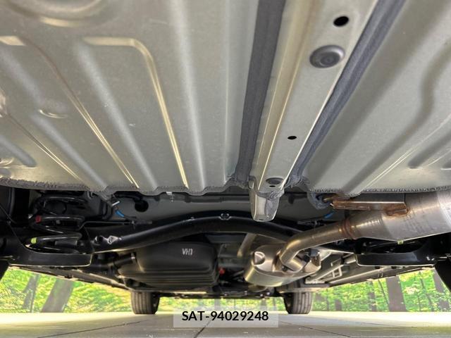 Toyota VOXY 2024-12 8812778-19