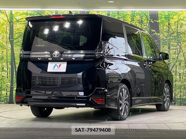 Toyota VOXY 2023-01 8812911-5