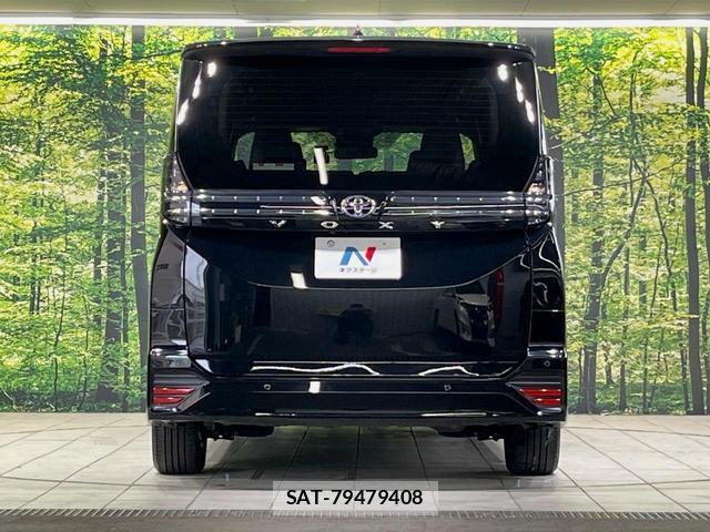 Toyota VOXY 2023-01 8812911-6