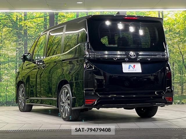 Toyota VOXY 2023-01 8812911-7