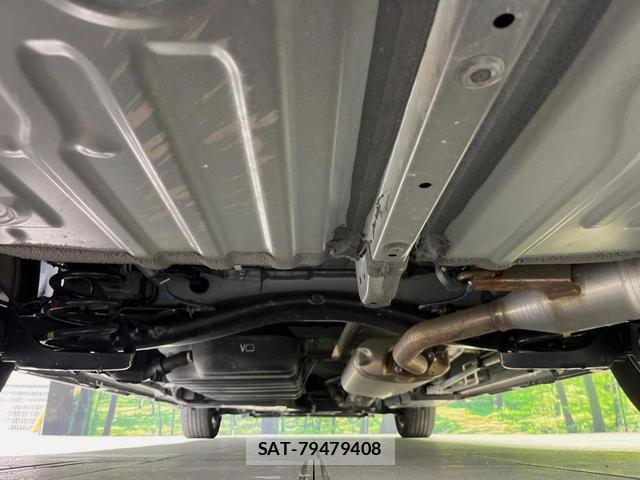 Toyota VOXY 2023-01 8812911-9