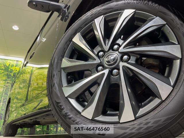 Toyota VOXY 2023-01 8812913-12
