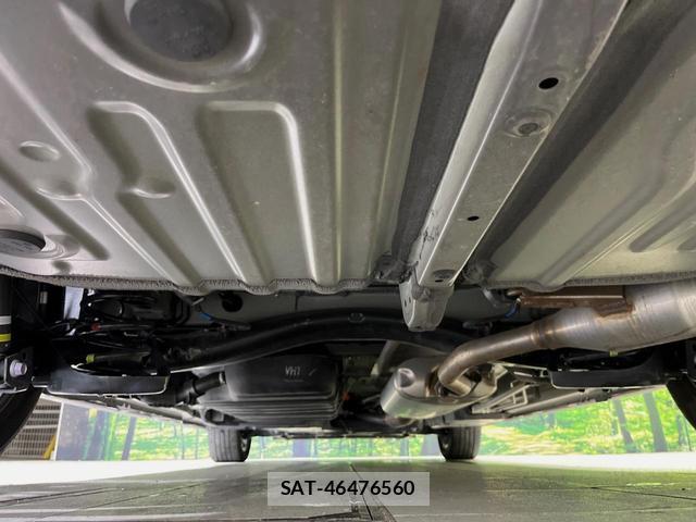 Toyota VOXY 2023-01 8812913-18