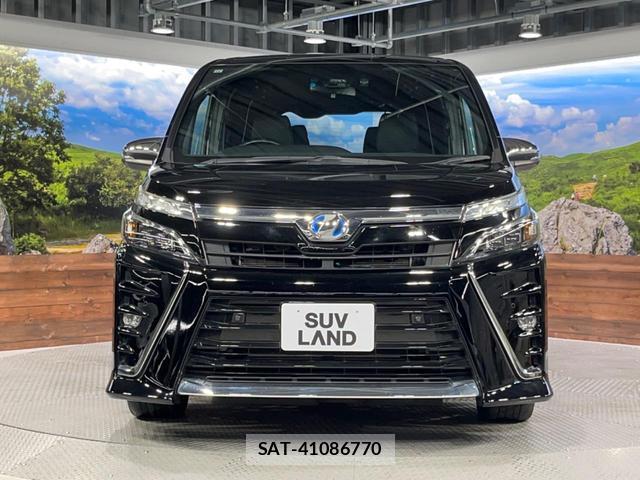 Toyota VOXY 2019-11 8812959-15