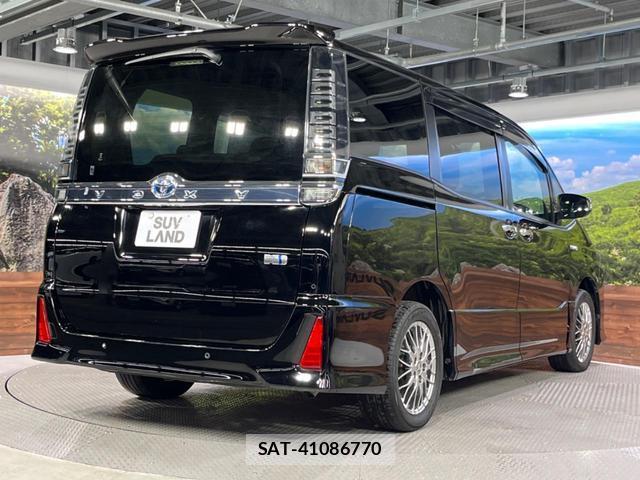 Toyota VOXY 2019-11 8812959-18