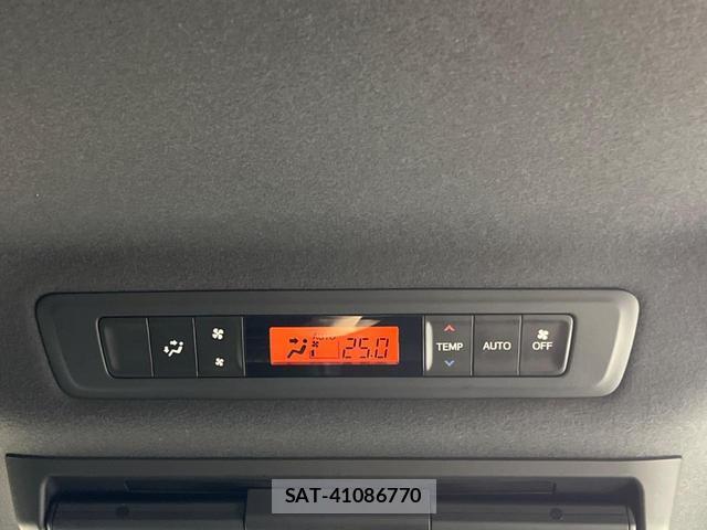 Toyota VOXY 2019-11 8812959-7