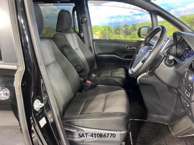 Toyota VOXY 2019-11 8812959-8
