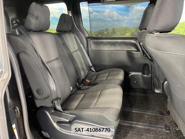 Toyota VOXY 2019-11 8812959-9