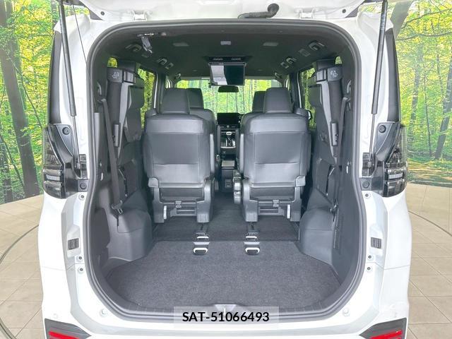 Toyota VOXY 2024-03 8812970-10