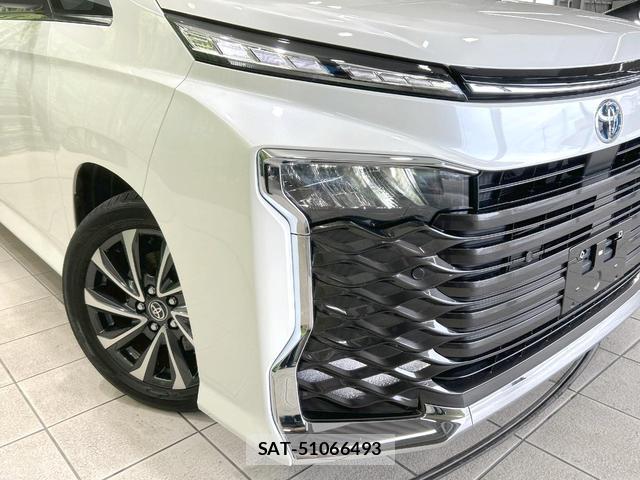 Toyota VOXY 2024-03 8812970-12