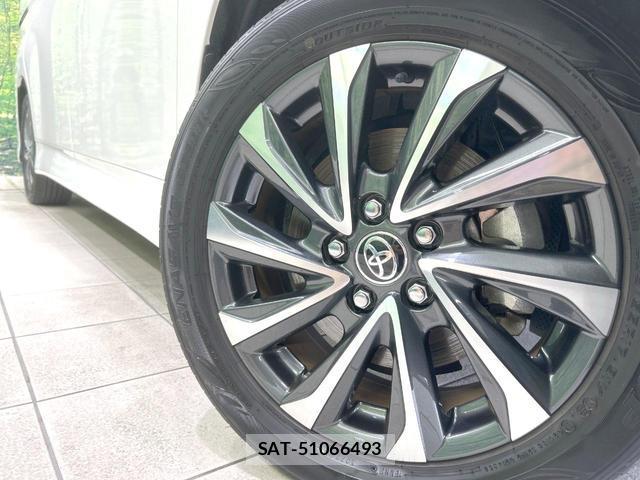 Toyota VOXY 2024-03 8812970-13