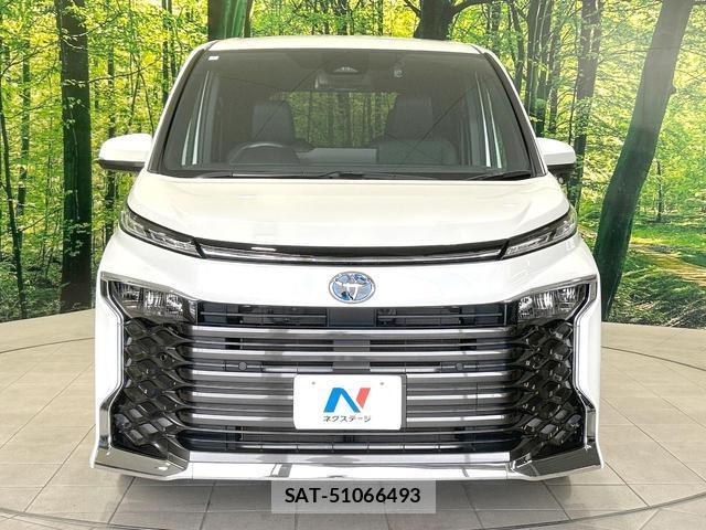 Toyota VOXY 2024-03 8812970-14