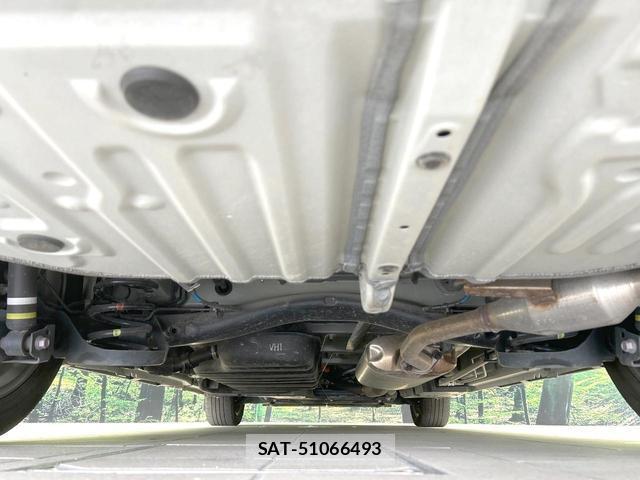 Toyota VOXY 2024-03 8812970-18