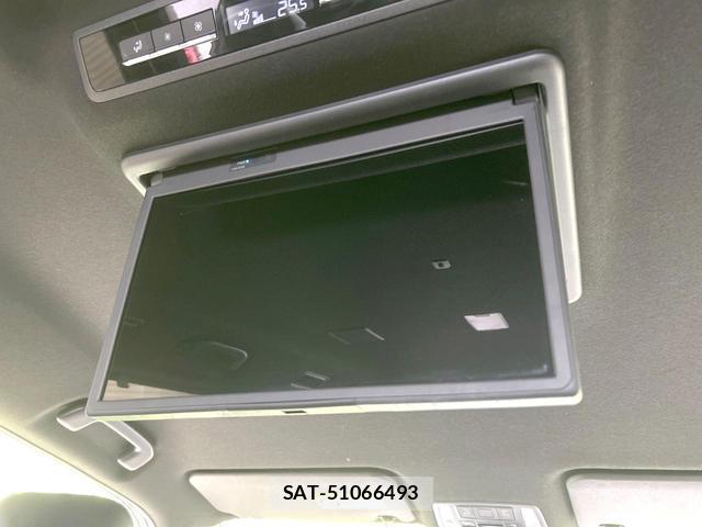 Toyota VOXY 2024-03 8812970-2