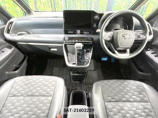 Toyota VOXY 2024-03 8812972-1