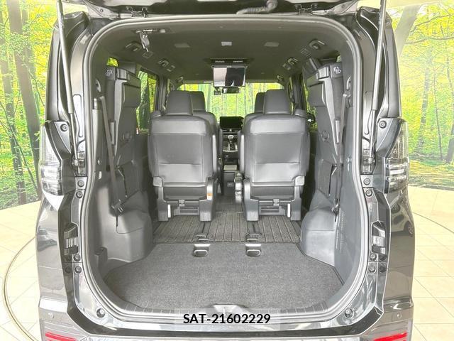 Toyota VOXY 2024-03 8812972-10