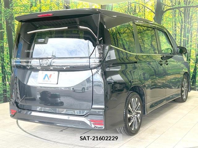 Toyota VOXY 2024-03 8812972-17