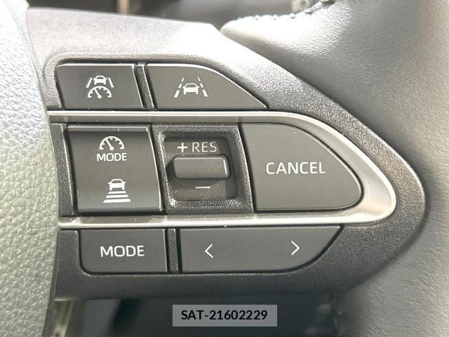 Toyota VOXY 2024-03 8812972-5