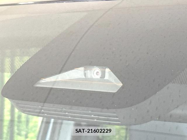 Toyota VOXY 2024-03 8812972-6