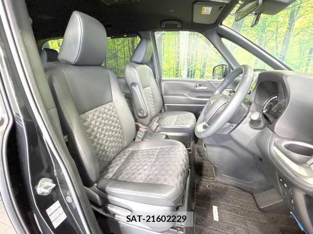 Toyota VOXY 2024-03 8812972-7