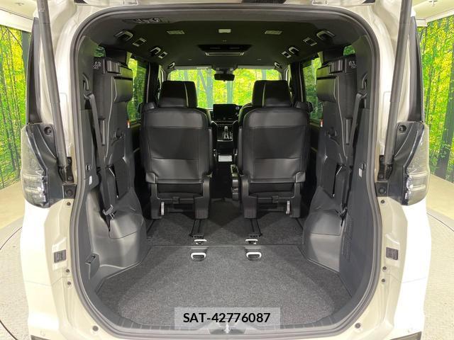 Toyota VOXY 2023-11 8813123-9