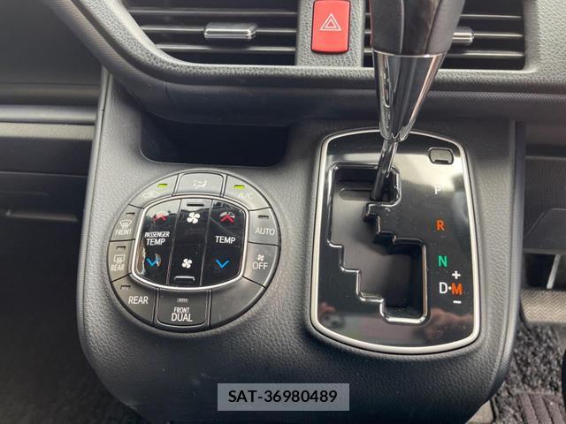Toyota VOXY 2014-04 8813142-5