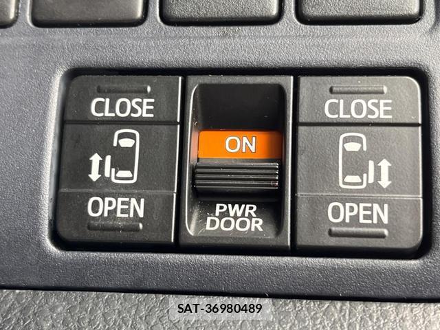 Toyota VOXY 2014-04 8813142-6