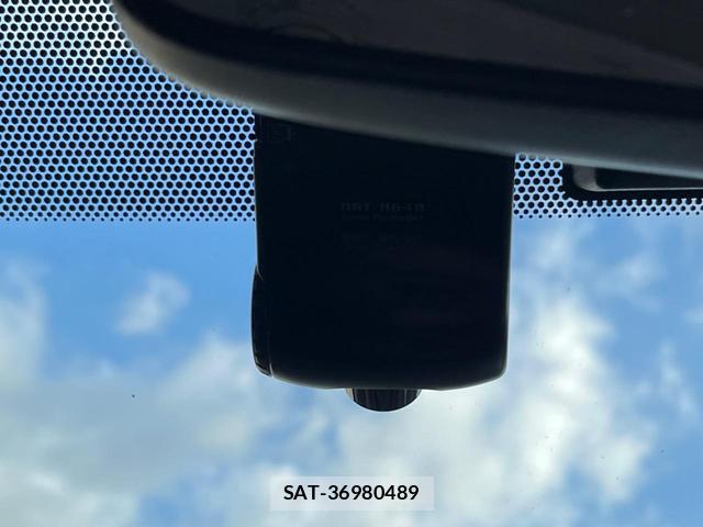 Toyota VOXY 2014-04 8813142-8