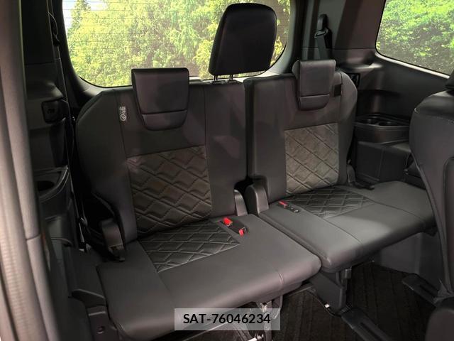 Toyota VOXY 2026-08 8813158-11