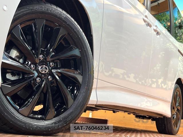 Toyota VOXY 2026-08 8813158-14