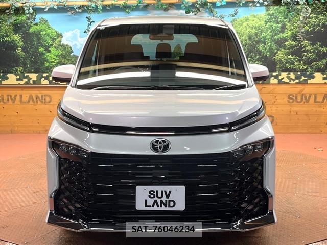 Toyota VOXY 2026-08 8813158-15