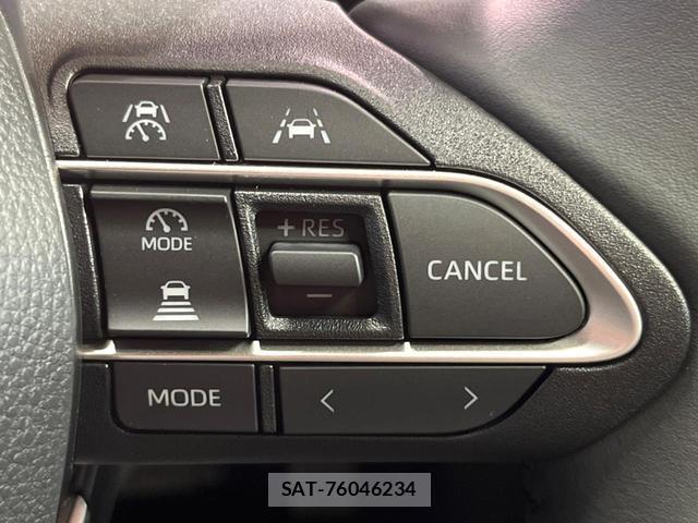 Toyota VOXY 2026-08 8813158-5