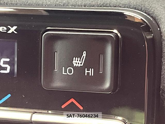 Toyota VOXY 2026-08 8813158-7