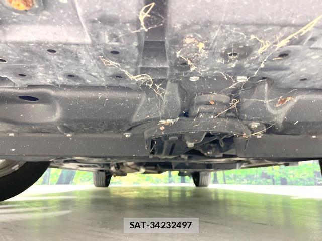 Toyota VOXY 2017-09 8813174-19