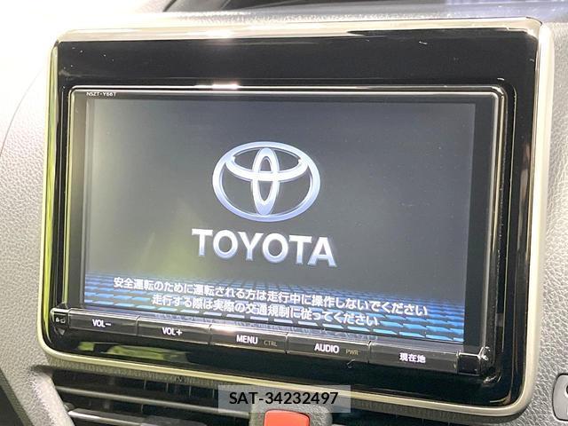 Toyota VOXY 2017-09 8813174-3