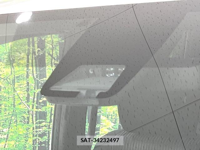 Toyota VOXY 2017-09 8813174-5