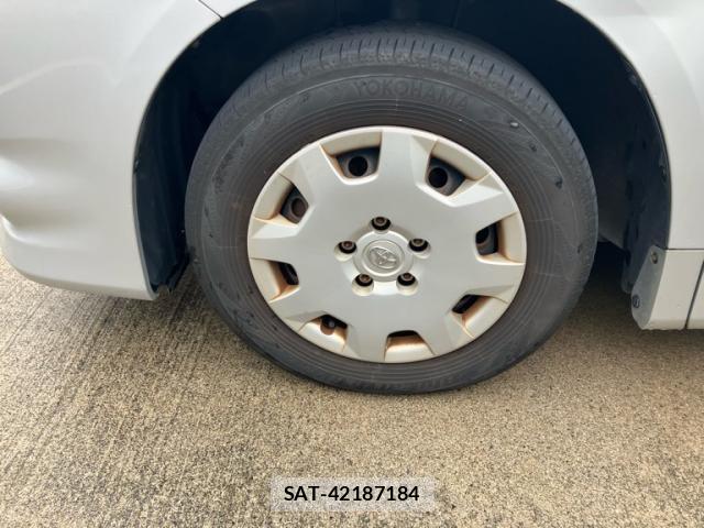 Toyota VOXY 2009-03 8813258-12