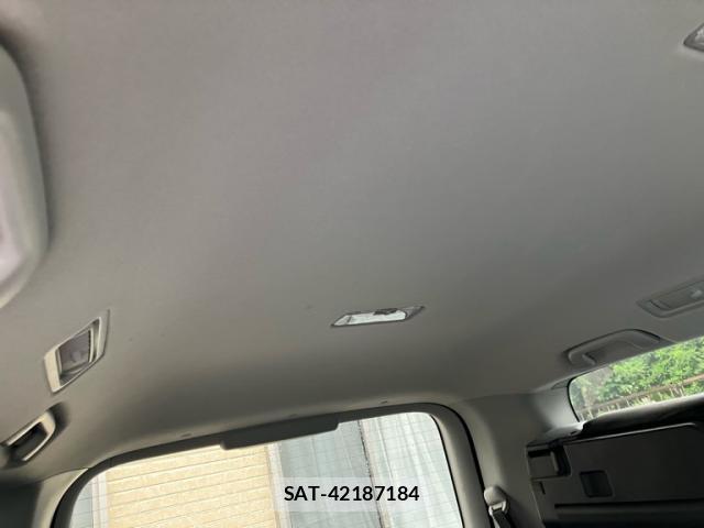 Toyota VOXY 2009-03 8813258-16