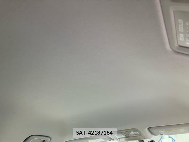 Toyota VOXY 2009-03 8813258-17